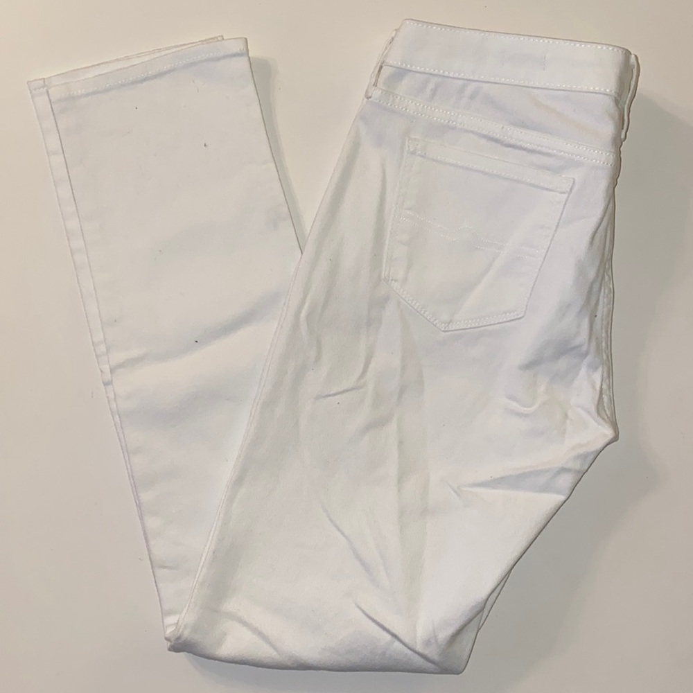 Arizona Jeans. Size 11. Super Skinny. White.